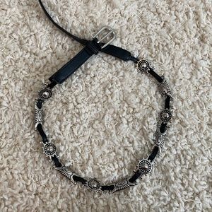 UO silver and black belt